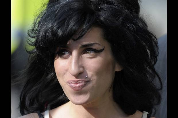 Reuters - La cantante hab&#237;a hecho su &#250;ltima aparici&#243;n p&#250;blica el mi&#233;rcoles 20 de julio, cuando sali&#243; al escenario junto a su ahijada Dionne Bromfield en el teatro The Roundhouse, de Camden Town.