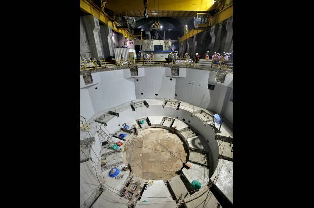 Julio C&#233;sar Herrera - La casa de m&#225;quinas equivale a un edificio de 8 pisos de alto por 140 metros de ancho.