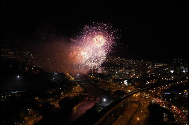Jaime Pérez - El espectáculo fue una sincronización perfecta entre la música colombiana y los juegos pirotécnicos.