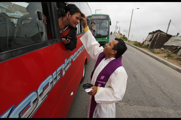 AP - Esta semana se celebr&#243; para los cat&#243;licos el mi&#233;rcoles de ceniza. Esta escena se vivi&#243; en Bogot&#225;.