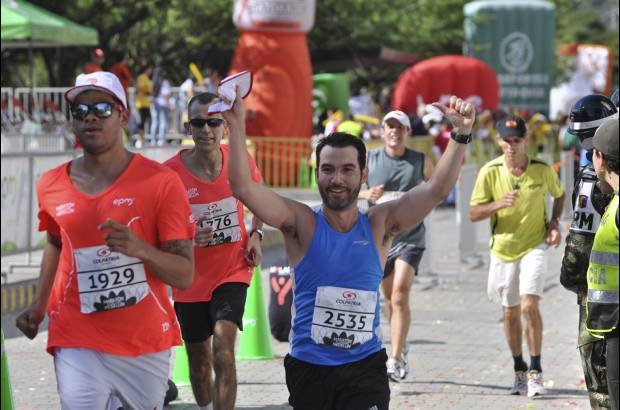 Esteban Jaramillo y Sebasti&#225;n Salazar - M&#225;s de 10 mil competidores se dieron cita en esta hist&#243;rica cita deportiva que se corr&#237;a en las modalidades de 5, 10, 21 y 42 kil&#243;metros.