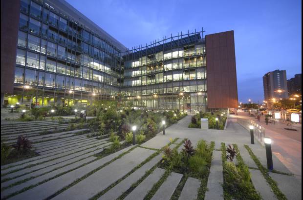 FOTO EL COLOMBIANO - Un complejo para la tecnolog&#237;a, ejemplo de arquitectura y s&#237;mbolo urbano de la ciudad competitiva e innovadora que se promueve desde la Administraci&#243;n P&#250;blica. Desde all&#237; se potencian nuevos negocios basados en el conocimiento.