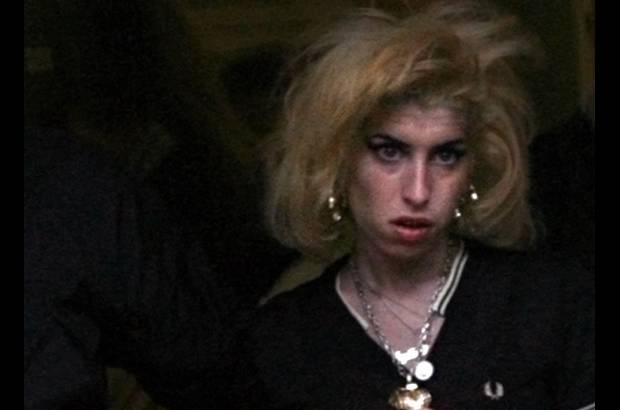 Reuters - Amy Winehouse ingres&#243; a numerosas cl&#237;nicas de rehabilitaci&#243;n.