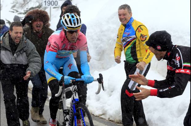 AP - Nibali cronometr&#243; 5 horas, 27 minutos, 41 segundos en la ruta de 211 kil&#243;metros, que comenz&#243; en Silandro y pas&#243; por Cortina d&#39;Ampezzo.