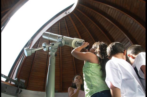 FOTO EL COLOMBIANO - El Planetario de Medell&#237;n Jesus Emilio Ram&#237;rez Gonz&#225;lez ofrece un escenario a la altura de los m&#225;s modernos del mundo, dedicado a la labor cient&#237;fica y educativa de la ciudad. Est&#225; integrado a la mayor zona l&#250;dica, tecnol&#243;gica y cient&#237;fica de la capital antioque&#241;a.