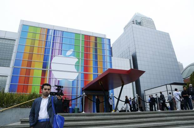Reuters - En el evento en San Francisco Apple, record&#243; que vendi&#243; m&#225;s de 243 millones de iPhones desde su lanzamiento en el 2007.