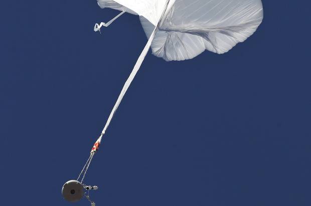 AP - La ascensión estuvo calculada en unas dos horas y media sin problemas adicionales.