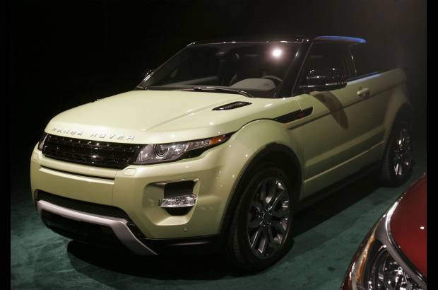 AP - Otras de las novedades esperadas ser&#225;n una remozada versi&#243;n del Honda Accord Coup&#233;, un nuevo todoterreno Pathfinder de Nissan o la versi&#243;n de 2013 del Hyundai Genesis. En la foto Range Rover Evoque.