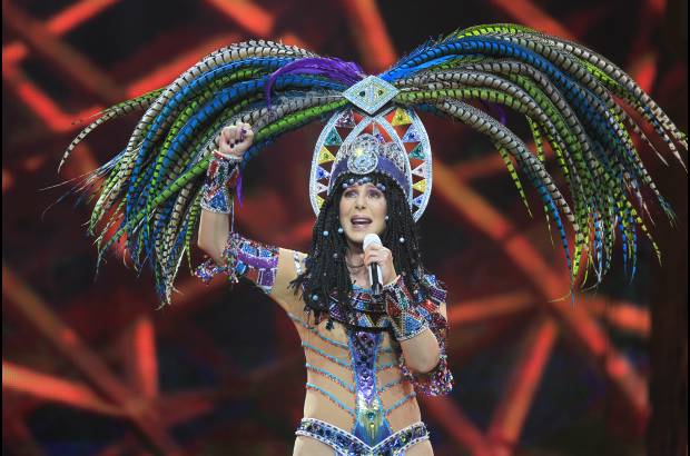 AP - Cher de concierto en Nueva York.