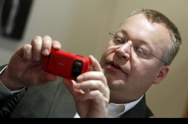 Reuters - Además de los dos nuevos modelos Windows Phone, Nokia reveló un nuevo teléfono con cámara 808, en lo más alto de la gama, que viene con un sensor de cámara de 41 megapixeles, y tres modelos más básicos.