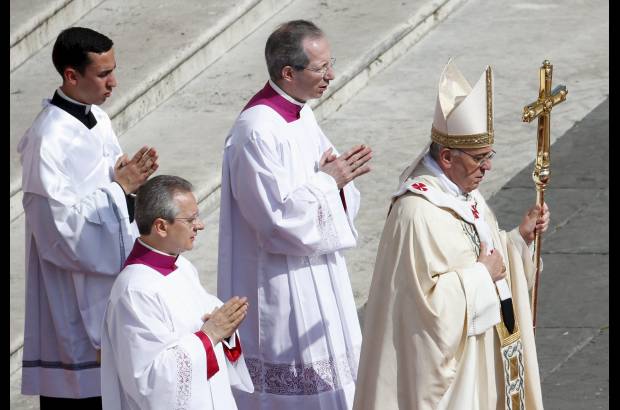 Reuters - La mexicana Guadalupe Garc&#237;a Zavala, conocida como madre Lupita, y el italiano Antonio Primaldo, tambi&#233;n fueron proclamados santos.
