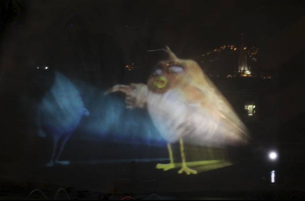 Róbinson Sáenz - La fuente es un nuevo espectáculo para disfrutar de las noches de Medellín.