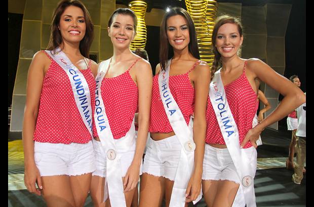 Foto Colprensa - Las candidatas al t&#237;tulo de Se&#241;orita Colombia realizaron la pr&#225;ctica de lo que ser&#225; la coreograf&#237;a de la velada de elecci&#243;n y coronaci&#243;n de la nueva soberana de la belleza.