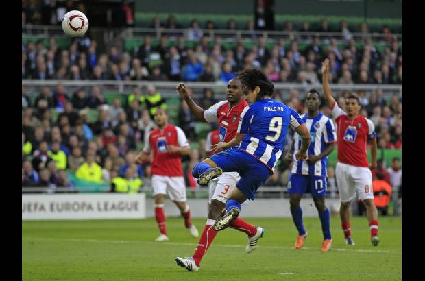 AP - Un delantero suramericano dejó su huella en la final de la Liga Europa por segundo año consecutivo, luego de que el atacante colombiano Falcao García le dio otro trofeo continental al Porto con una victoria de 1-0 contra Braga.