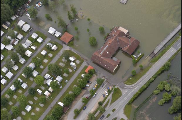 AP - Un lugar de camping est&#225; inundado en Waging am See, al sur de Alemania.