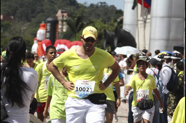 Esteban Jaramillo y Sebastián Salazar - Más de 10 mil competidores se dieron cita en esta histórica cita deportiva que se corría en las modalidades de 5, 10, 21 y 42 kilómetros.