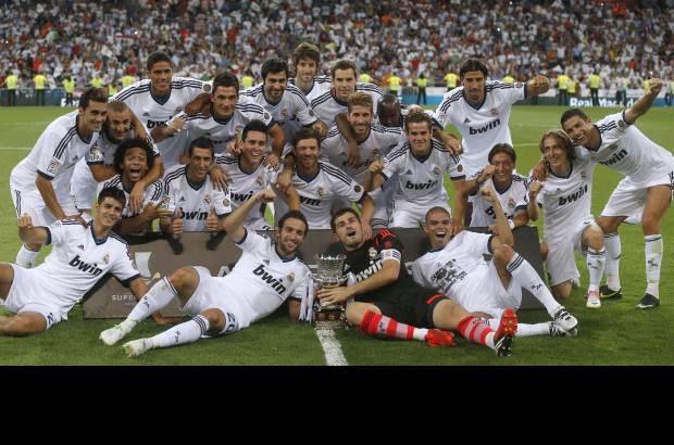 Reuters - Con de goles de Gonzalo Higua&#237;n y Cristiano Ronaldo temprano en el partido, el Real Madrid se consagr&#243; campe&#243;n de la Supercopa de Espa&#241;a al vencer 2-1 al Barcelona.