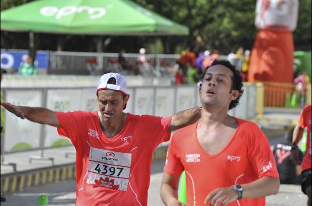 Esteban Jaramillo y Sebasti&#225;n Salazar - M&#225;s de 10 mil competidores se dieron cita en esta hist&#243;rica cita deportiva que se corr&#237;a en las modalidades de 5, 10, 21 y 42 kil&#243;metros.
