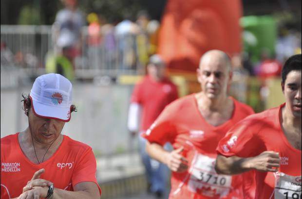 Esteban Jaramillo y Sebasti&#225;n Salazar - M&#225;s de 10 mil competidores se dieron cita en esta hist&#243;rica cita deportiva que se corr&#237;a en las modalidades de 5, 10, 21 y 42 kil&#243;metros.
