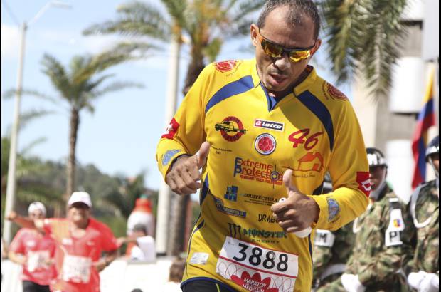 Esteban Jaramillo y Sebasti&#225;n Salazar - M&#225;s de 10 mil competidores se dieron cita en esta hist&#243;rica cita deportiva que se corr&#237;a en las modalidades de 5, 10, 21 y 42 kil&#243;metros.