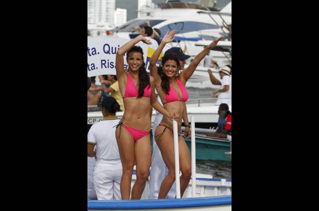 Colprensa - En este tradicional evento, las candidatas recorrieron la bahía de Cartagena, acompañadas de los cadetes de la Escuela Naval. La cita final fue en el Club Naval, donde las candidatas desfilaron en un acto de carácter benéfico para la Acción Social Naval.