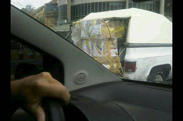 - Reporteros ciudadanos han subido a las redes sociales aquellos veh&#237;culos en los que son transportadas las cajas de los comicios de este domingo.