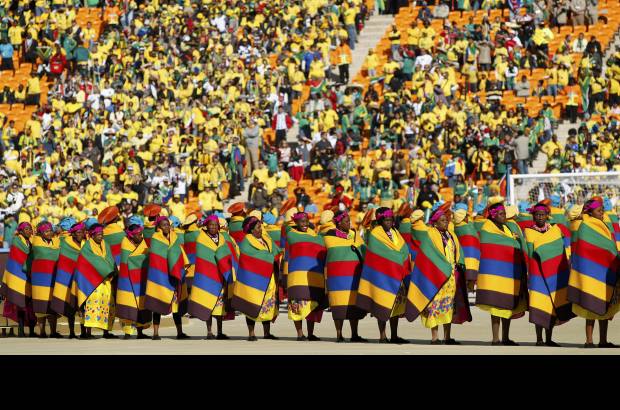 Reuters - Mucho sabor africano antes del primer encuentro de la Copa del Mundo Sud&#225;frica 2010.