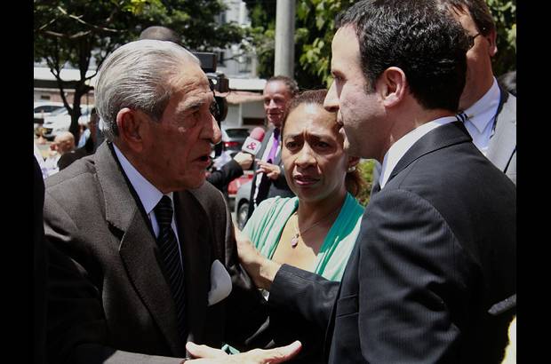 Colprensa - una voz muy importante de la radio colombiana, Alberto Piedrah&#237;ta Pacheco, El Padrino, quien tuvo la oportunidad de compartir momentos muy especiales con Pacheco. A su lado el presentador Felipe Arias.