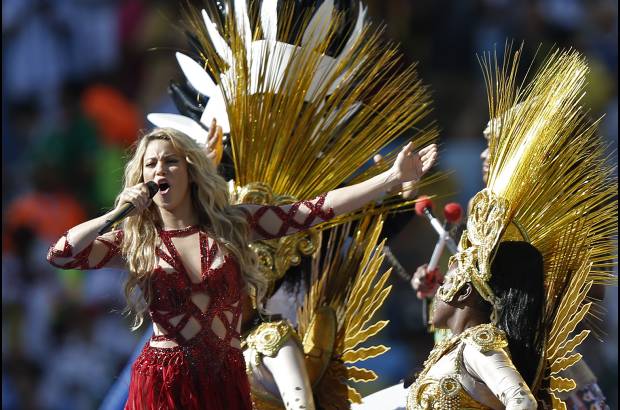 AFP - Los rumores sobre el segundo embarazo de Shakira siguen circulando por redes sociales. Algunos medios de comunicaci&#243;n confirmaron que fuentes allegadas a la barranquillera dijeron que s&#237; est&#225; embarazada, pero hasta el momento la noticia no se ha hecho oficial. El rumor comenz&#243; despu&#233;s de la presentaci&#243;n de Shakira en la clausura del Mundial Brasil 2014.