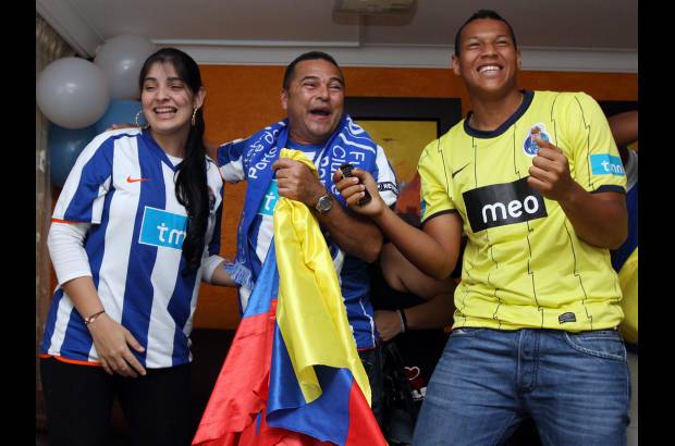 Julio César Herrera - A muchos kilómetros de distancia, en el municipio de Envigado, la familia de Fredy Guarín siguió minuto a minuto el partido y celebró el título.