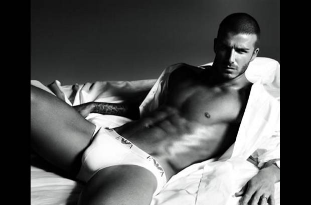 Cortes&#237;a Armani - El primero en ser escogido para su colecci&#243;n masculina fue el futbolista ingl&#233;s David Beckham.