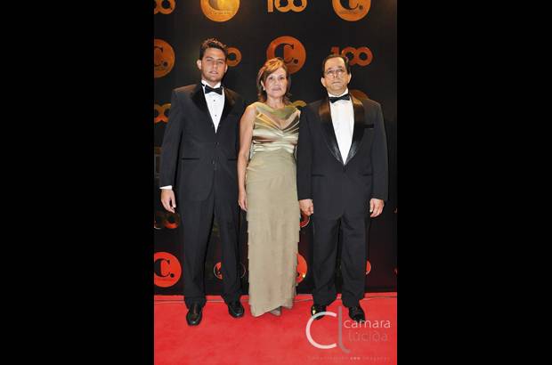 Foto Cámara Lúcida - Manuel Villa, Luz Marina Mejia y Juan Ramón Villa.