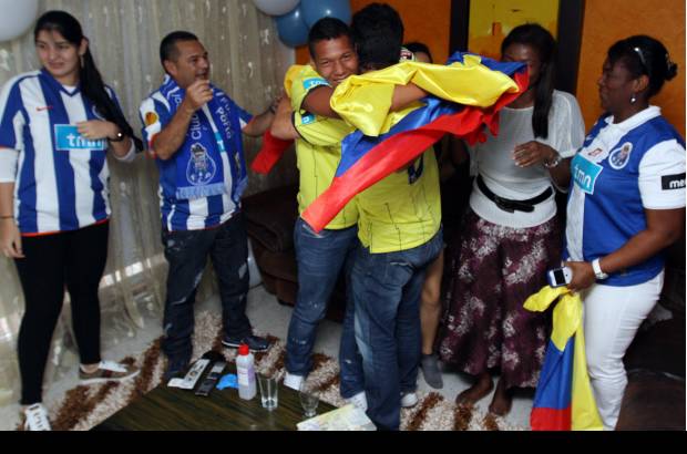 Julio César Herrera - Fiesta en la casa de los Guarín-Fiallo gracias al título de Fredy en Irlanda.