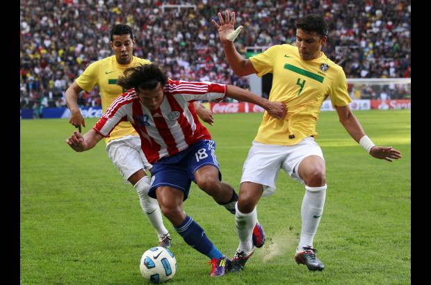 Reuters - Paraguay esper&#243; refugiado en su &#225;rea y fueron muy pocas las veces que lleg&#243; a posici&#243;n de gol.