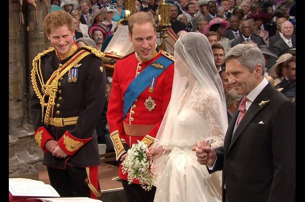 AP - Su hermano, el pr&#237;ncipe Enrique, que fue el padrino del novio, llev&#243; el uniforme de capit&#225;n del regimiento de caballer&#237;a Blues and Royals, con las medallas del Jubileo de Oro y la Campa&#241;a de Afganist&#225;n, donde combati&#243;.