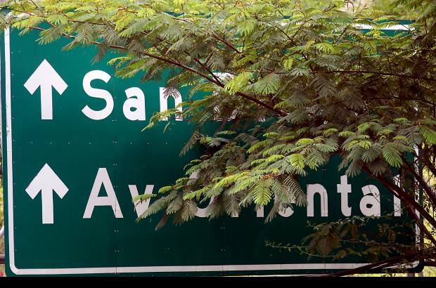 Foto Julio César Herrera - Aunque existen las señales de orientación, a veces no son visibles.