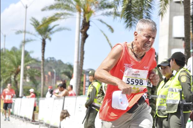 Esteban Jaramillo y Sebasti&#225;n Salazar - M&#225;s de 10 mil competidores se dieron cita en esta hist&#243;rica cita deportiva que se corr&#237;a en las modalidades de 5, 10, 21 y 42 kil&#243;metros.