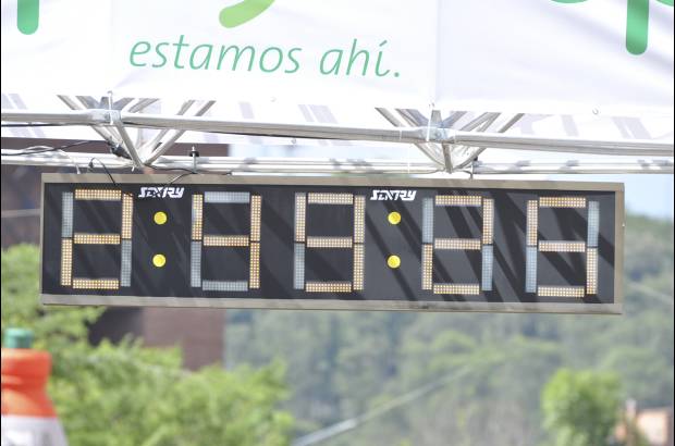 Esteban Jaramillo y Sebasti&#225;n Salazar - M&#225;s de 10 mil competidores se dieron cita en esta hist&#243;rica cita deportiva que se corr&#237;a en las modalidades de 5, 10, 21 y 42 kil&#243;metros.
