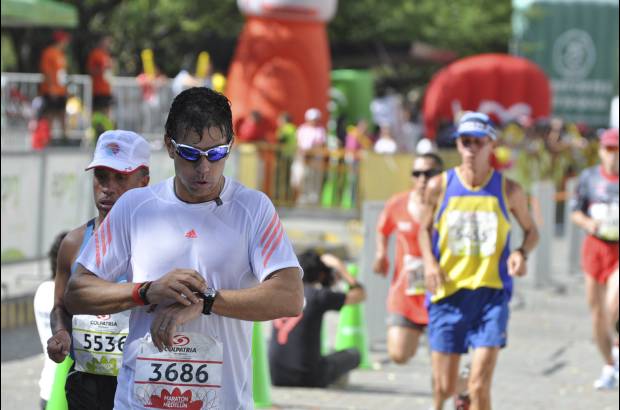 Esteban Jaramillo y Sebasti&#225;n Salazar - M&#225;s de 10 mil competidores se dieron cita en esta hist&#243;rica cita deportiva que se corr&#237;a en las modalidades de 5, 10, 21 y 42 kil&#243;metros.