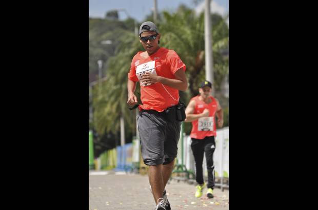 Esteban Jaramillo y Sebasti&#225;n Salazar - M&#225;s de 10 mil competidores se dieron cita en esta hist&#243;rica cita deportiva que se corr&#237;a en las modalidades de 5, 10, 21 y 42 kil&#243;metros.