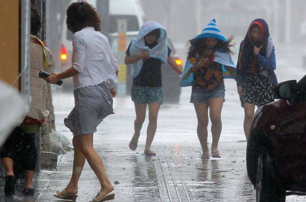Reuters - Se prev&#233; que pierda parte de su fuerza una vez est&#233; sobre la tierra, pero los vientos y las fuertes lluvias podr&#237;an causar deslizamientos de tierra y otros da&#241;os.