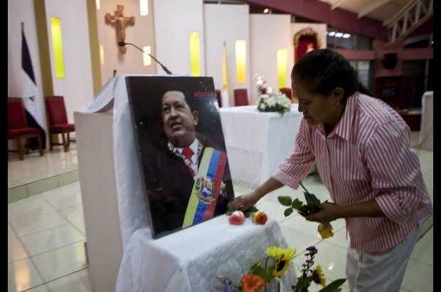 AP - Si Chávez no pudiera asumir, Venezuela iría a nuevas elecciones dentro de 30 días, una situación que podría enfrentar al candidato designado por el propio mandatario, Maduro, con el opositor Henrique Capriles.