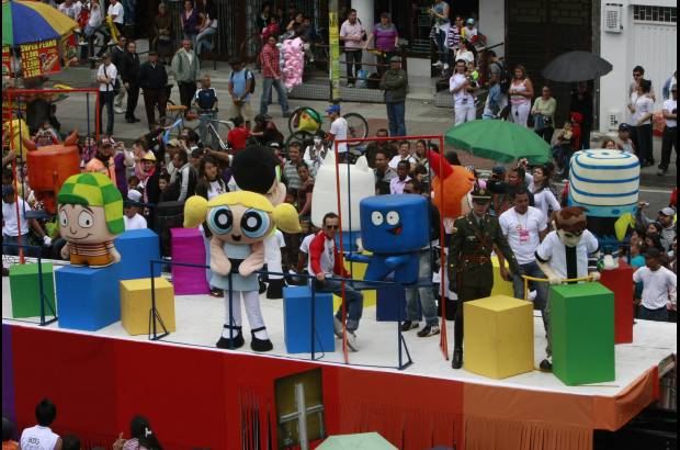 Colprensa - Adem&#225;s de 10 bandas marciales de ni&#241;os y j&#243;venes de colegios bogotanos y 3 comparsas de j&#243;venes beneficiados por los programas de la Fundaci&#243;n.