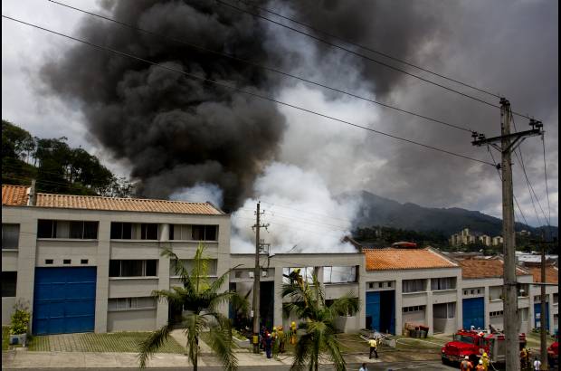 Esteban Vanegas - El fuego se propag&#243; en segundos, pero por fortuna no causaron lesiones a ninguno de los ocho empleados que en ese momento se encontraban trabajando en el lugar.