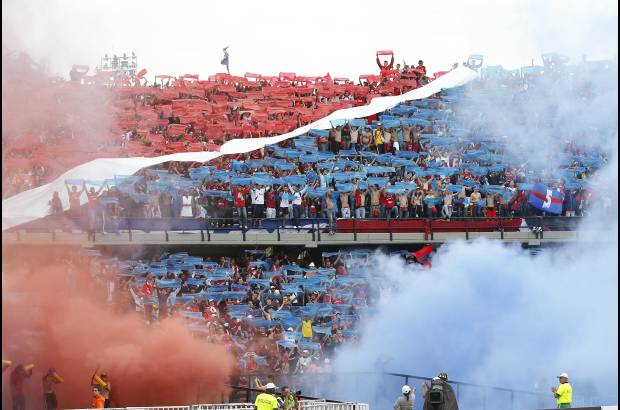 Jaime P&#233;rez - La hinchada roja goz&#243; primero con los goles de Vi&#225;fara y Cano.