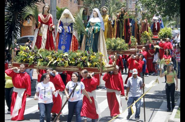 R&#243;binson S&#225;enz - Miles de fieles cat&#243;licos salieron a las diferentes procesiones del Domingo de Ramos, el inicio de las celebraciones de la Semana Mayor.