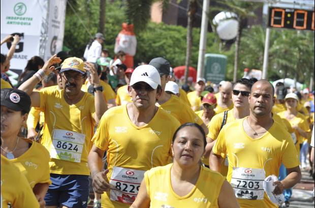 Esteban Jaramillo y Sebastián Salazar - Más de 10 mil competidores se dieron cita en esta histórica cita deportiva que se corría en las modalidades de 5, 10, 21 y 42 kilómetros