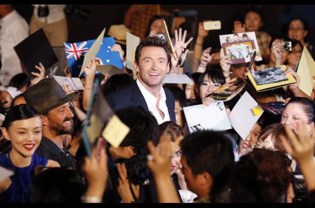 AP - El actor Hugh Jackman llega a la premier de The Wolverine en Jap&#243;n.