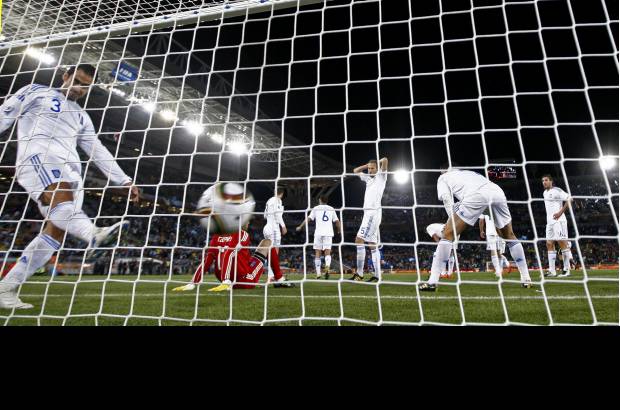 Reuters - Los dos goles argentinos acabaron con las esperanzas de los griegos de avanzar a la siguiente fase.