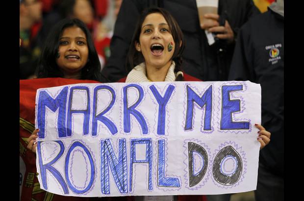 Reuters - Las locuras de los hinchas por algunos jugadores.